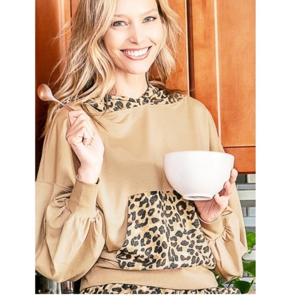 Hooded animal top. - Picture 2 of 5